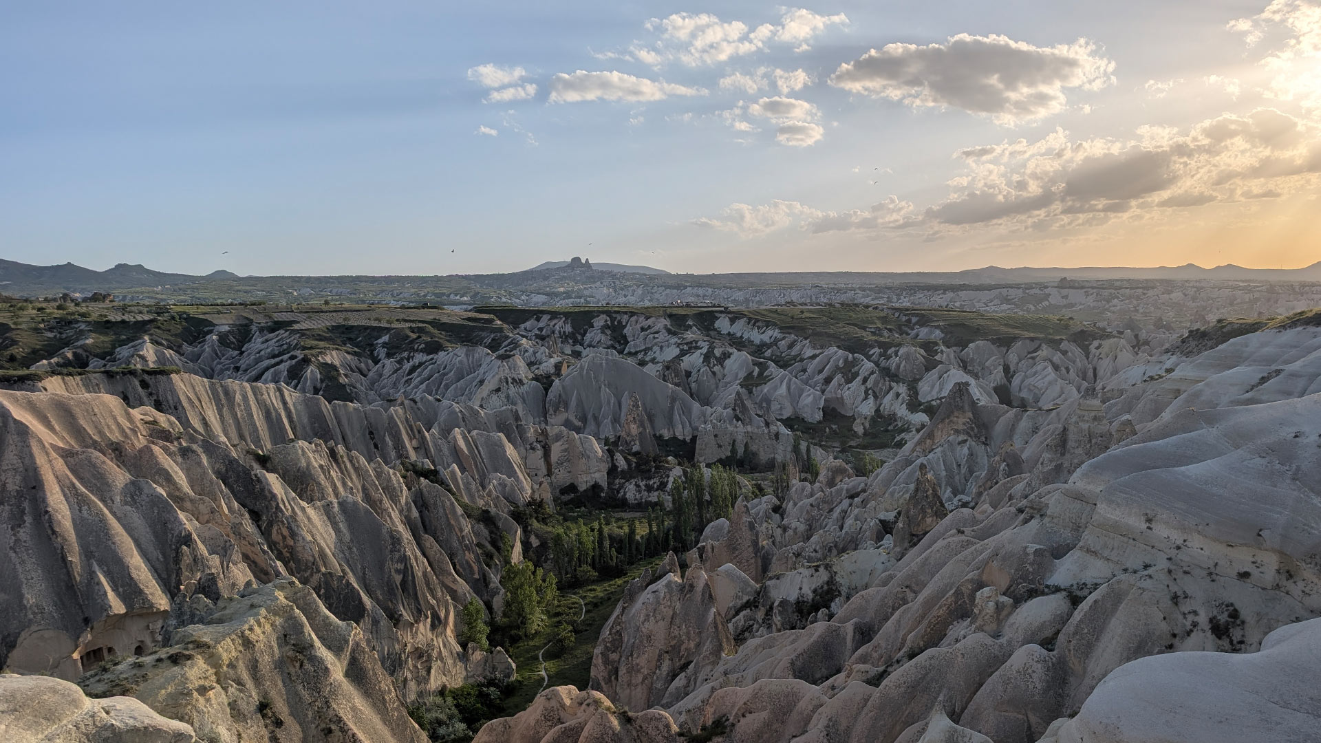 Viaggio in Turchia: Trekking in Cappadocia tra i camini delle fate e volo in mongolfiera