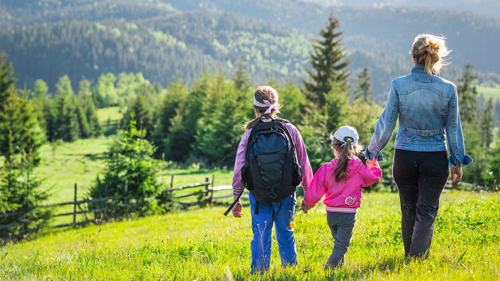Italia: Trekking in montagna per famiglie con bambini Italia: Trekking in montagna per famiglie con bambini