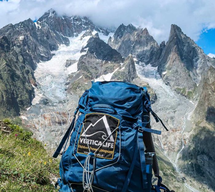 Attrezzatura per trekking di più giorni: cosa serve davvero (e cosa no)
